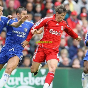 季中锦标赛出局引热议 詹姆斯直言额外休整有益 湖人调整策略瞄准漫长赛季