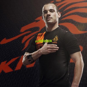 意大利名记金球票选引爆争议，亚马尔登顶，登贝莱萨拉赫紧随其后