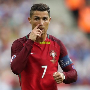 欧冠烽烟再起，八大豪门新赛季格局解析，谁将主宰欧洲之巅？